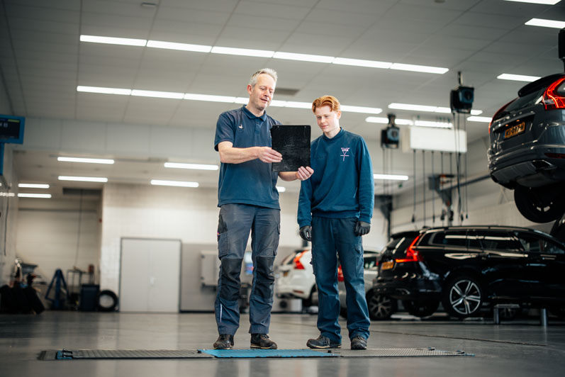 collega's die samen overleggen