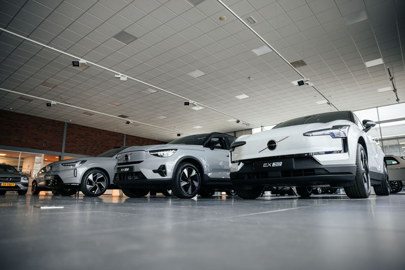 Showroom met Volvo's