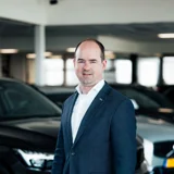 werknemer voor de auto