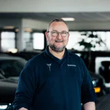werknemer voor de auto