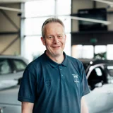 werknemer voor de auto