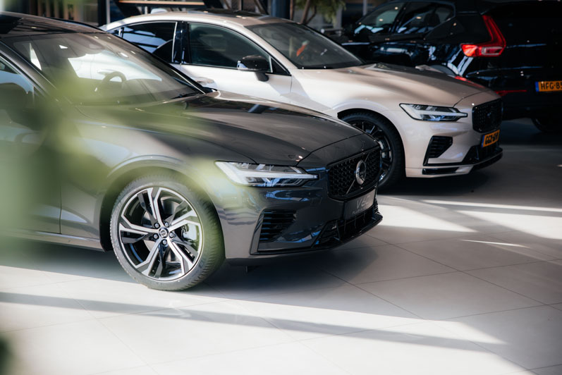 Showroom met Volvo's