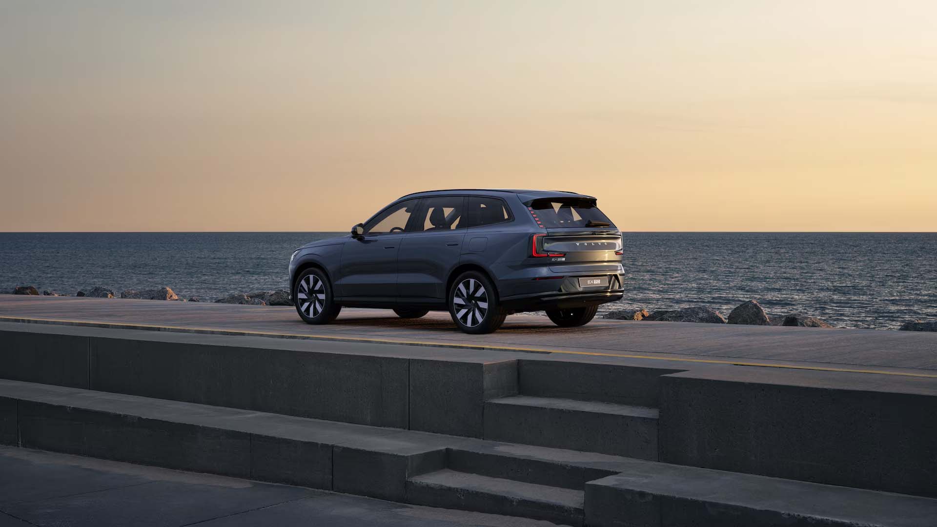 Volvo EX90 Denim Blue