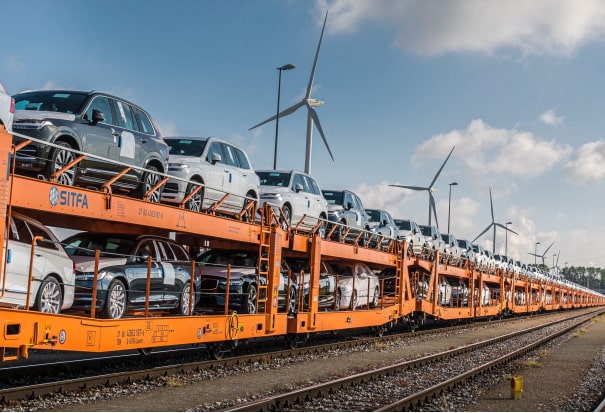 Volvo realiseert forse CO2-besparing door overstap van wegtransport naar spoor